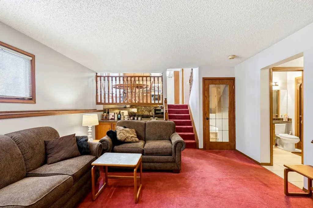 149 Edgehill Drive NW Calgary AB T3A 2W5