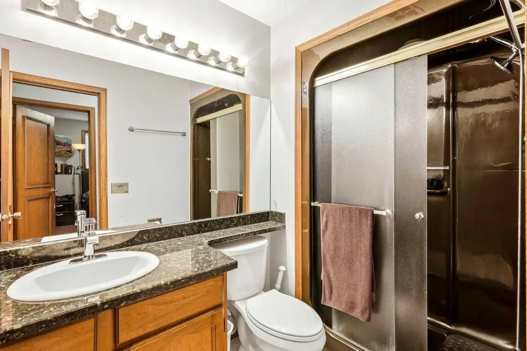 149 Edgehill Drive NW Calgary AB T3A 2W5