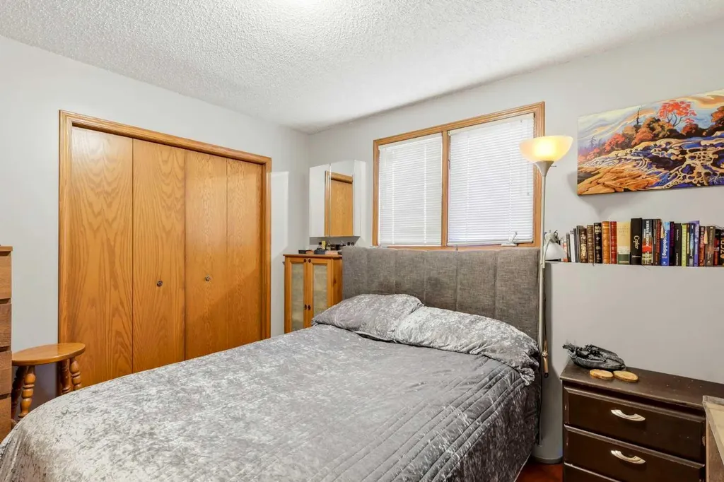 149 Edgehill Drive NW Calgary AB T3A 2W5