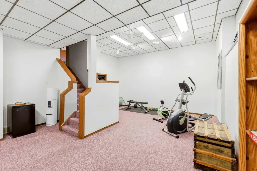 149 Edgehill Drive NW Calgary AB T3A 2W5