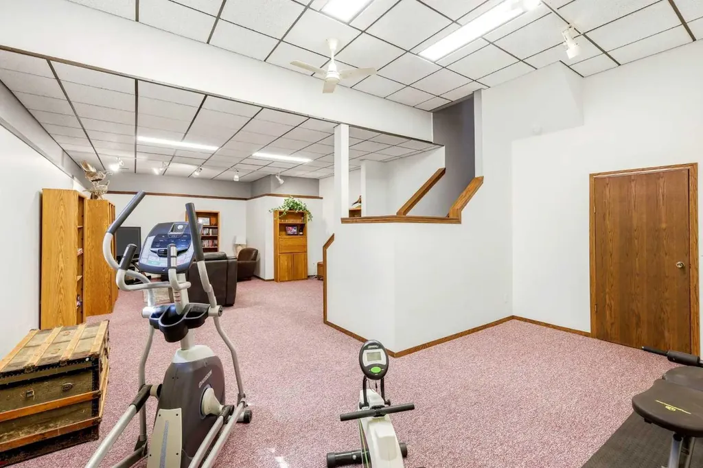149 Edgehill Drive NW Calgary AB T3A 2W5