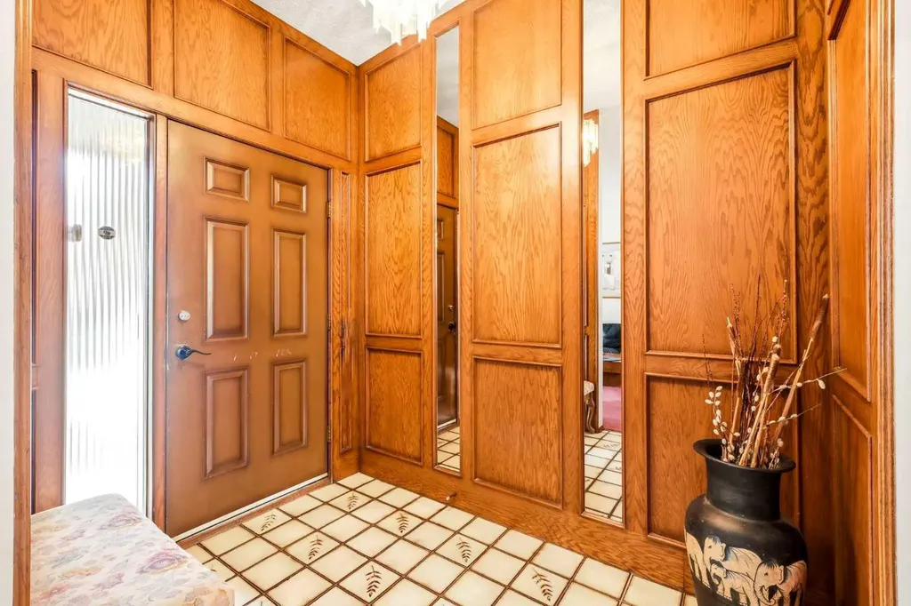 149 Edgehill Drive NW Calgary AB T3A 2W5
