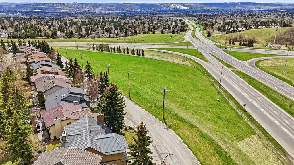 149 Edgehill Drive NW Calgary AB T3A 2W5