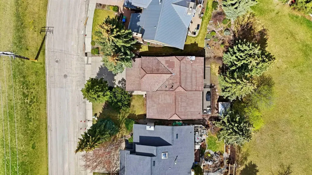 149 Edgehill Drive NW Calgary AB T3A 2W5