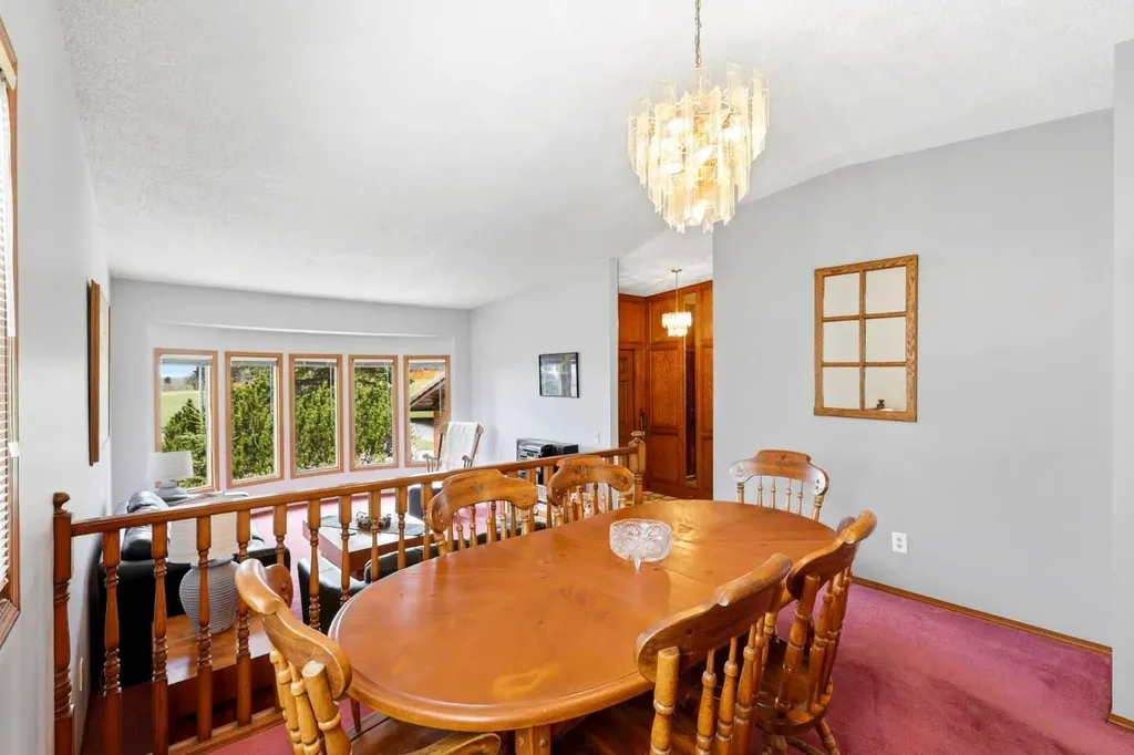 149 Edgehill Drive NW Calgary AB T3A 2W5