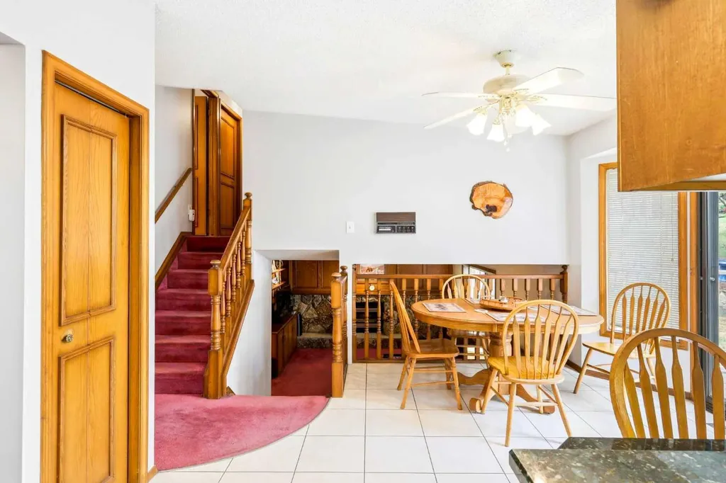 149 Edgehill Drive NW Calgary AB T3A 2W5