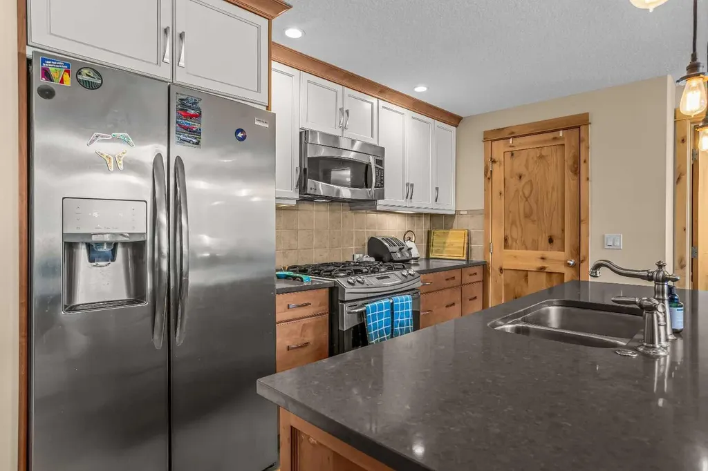2100A Stewart Creek Drive Canmore AB T1W 0G3