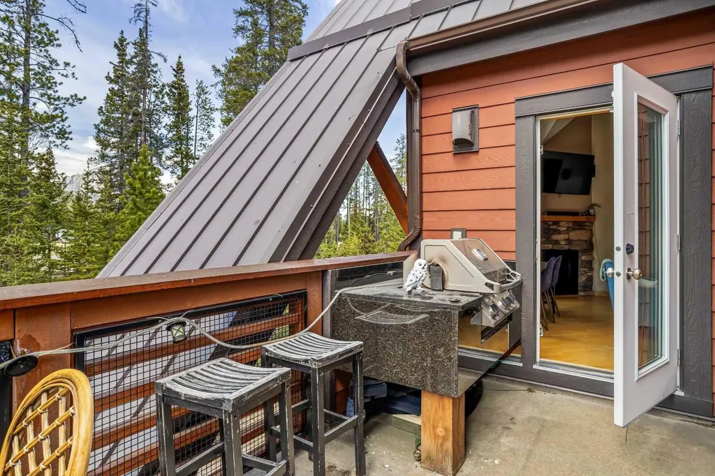 2100A Stewart Creek Drive Canmore AB T1W 0G3
