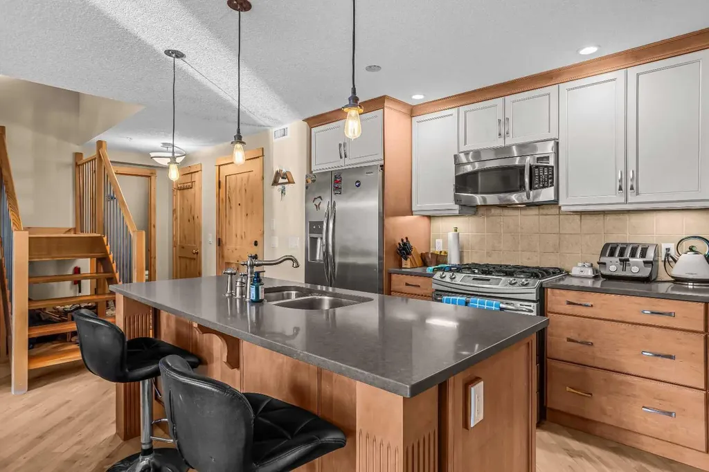 2100A Stewart Creek Drive Canmore AB T1W 0G3