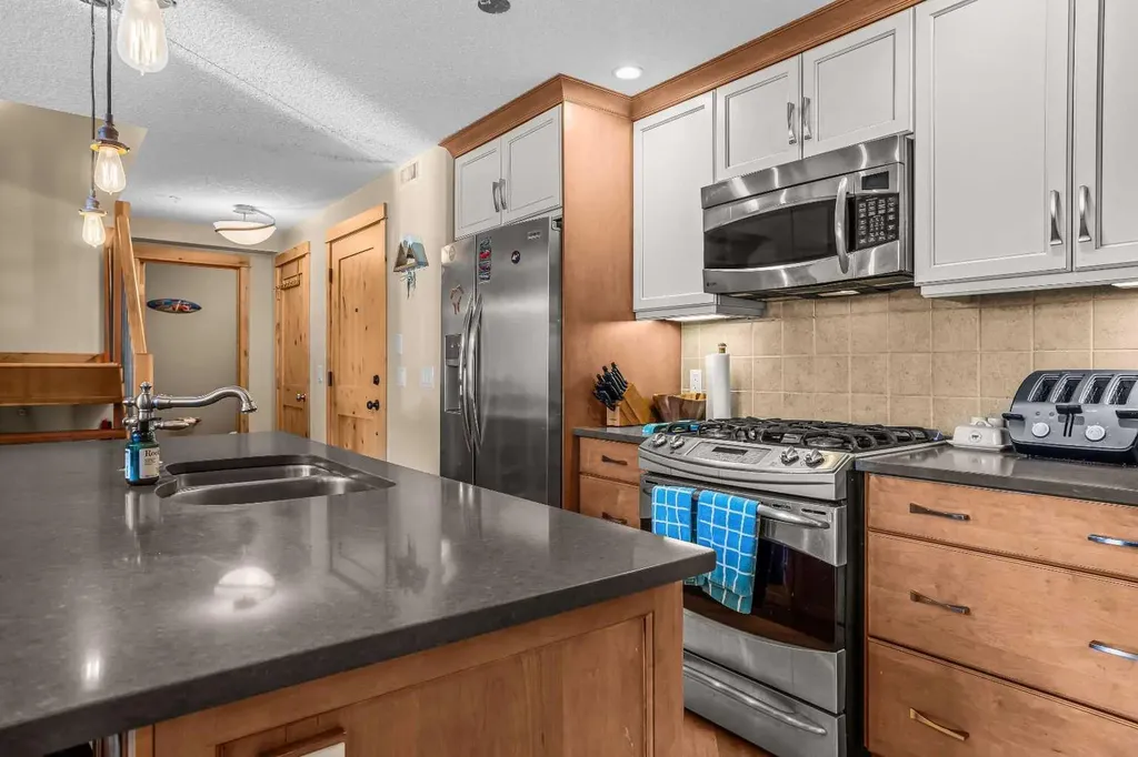 2100A Stewart Creek Drive Canmore AB T1W 0G3