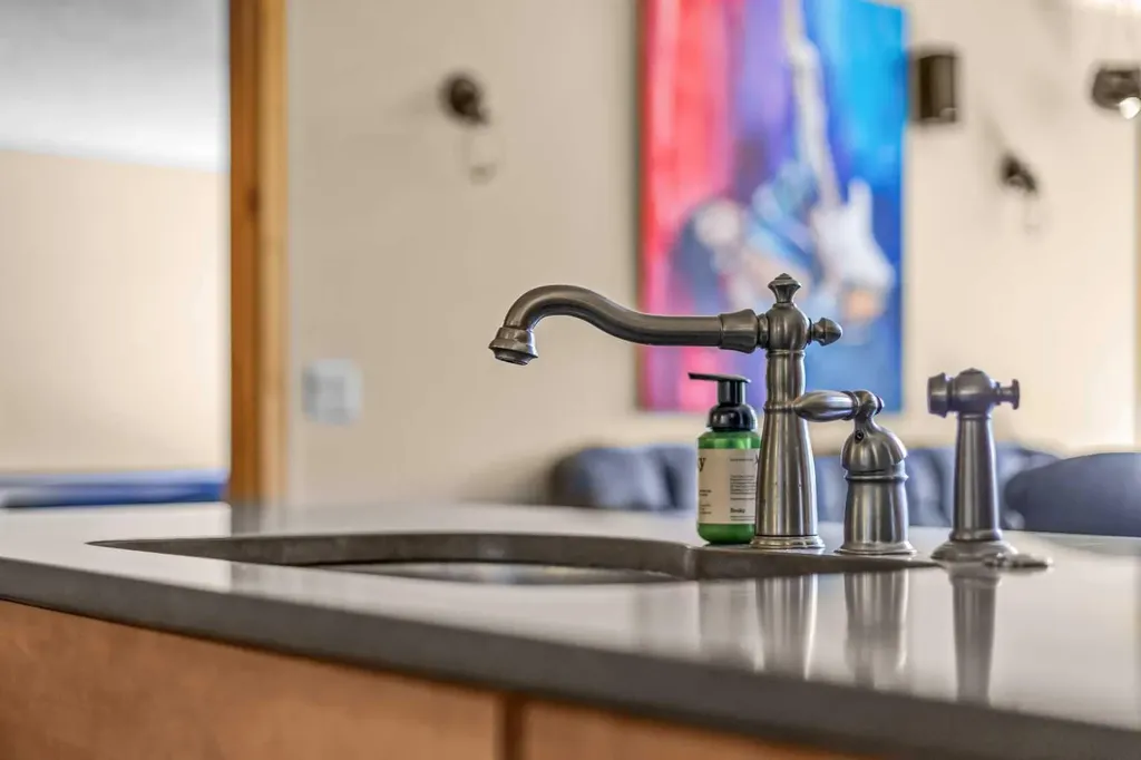 2100A Stewart Creek Drive Canmore AB T1W 0G3