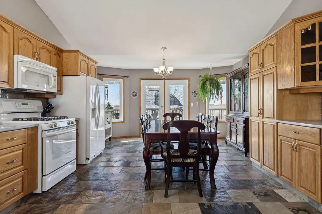 28 Westpoint Drive Didsbury AB T0M 0W0