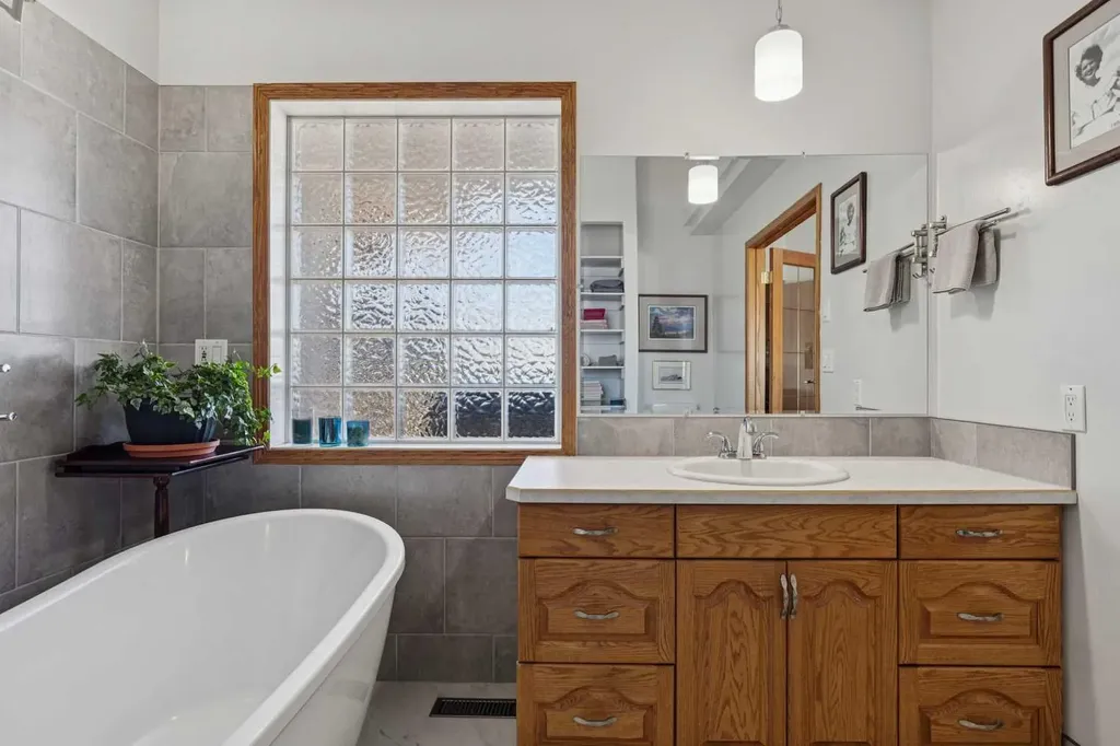 28 Westpoint Drive Didsbury AB T0M 0W0