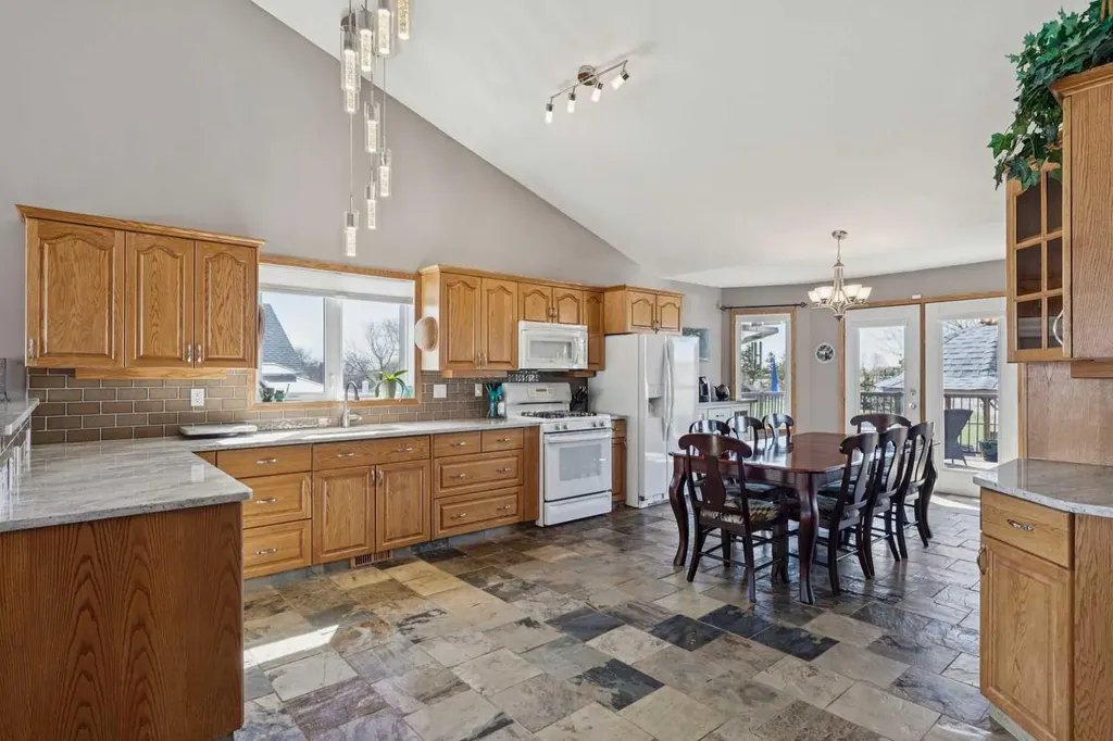 28 Westpoint Drive Didsbury AB T0M 0W0