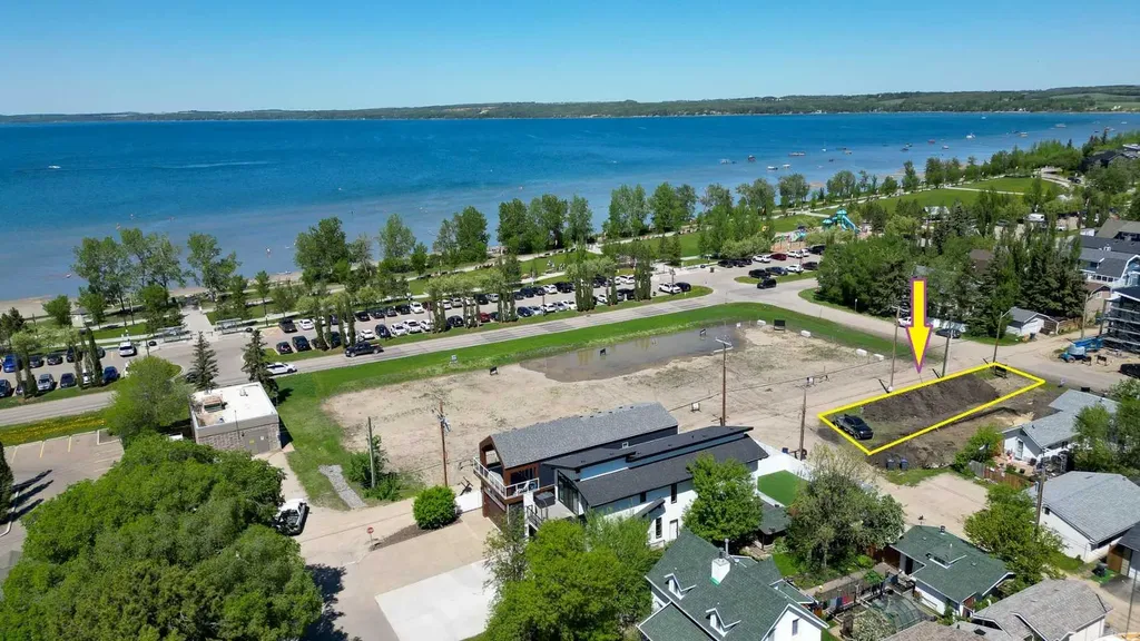 5020 42 Street Sylvan Lake AB T4S 1C1