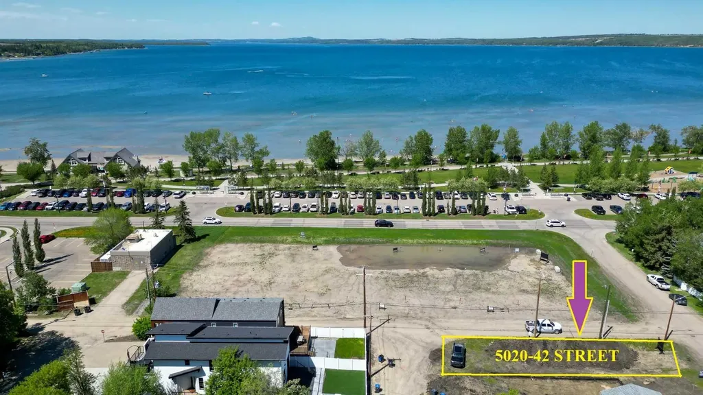 5020 42 Street Sylvan Lake AB T4S 1C1