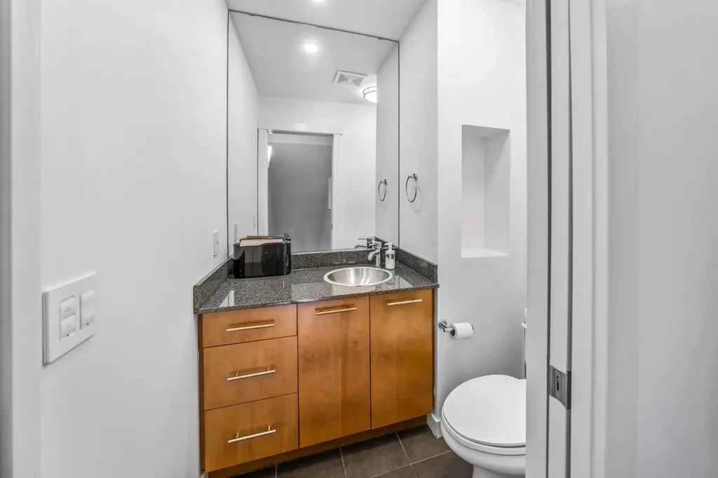 156 9 Street NE Calgary AB T2E 0P4