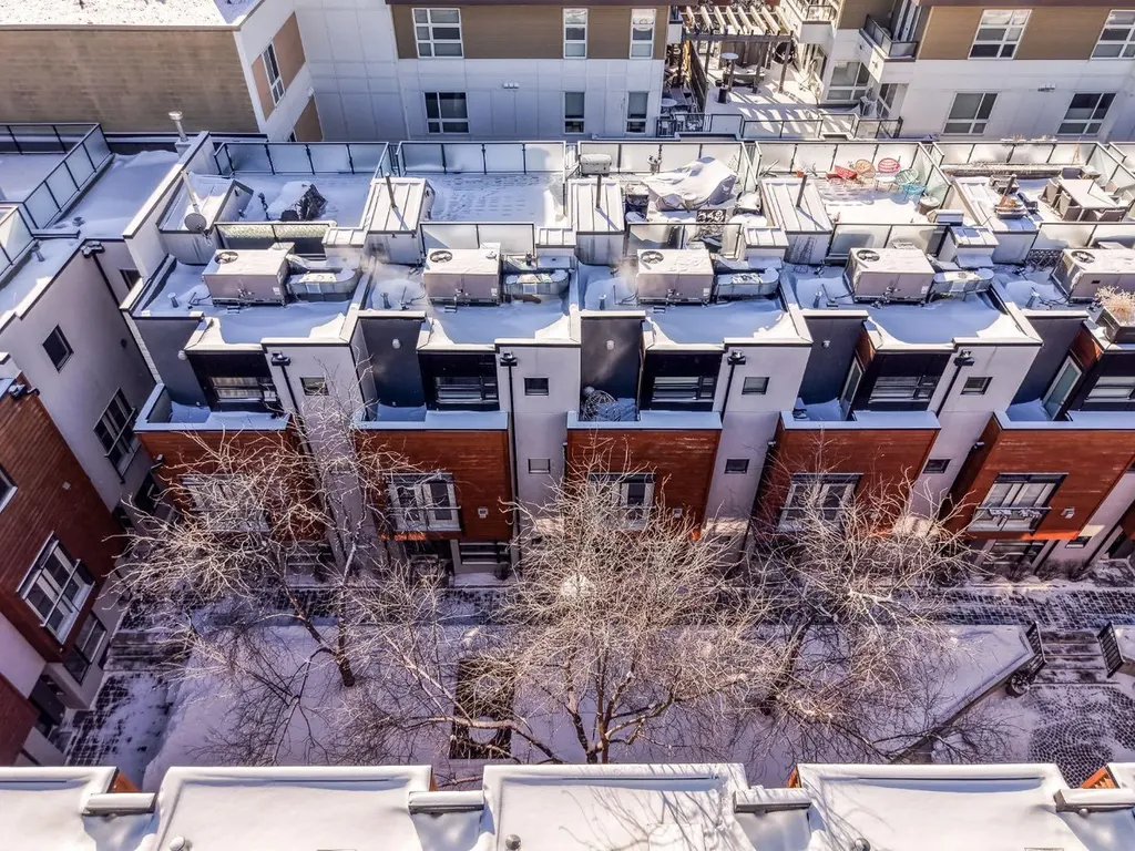 156 9 Street NE Calgary AB T2E 0P4