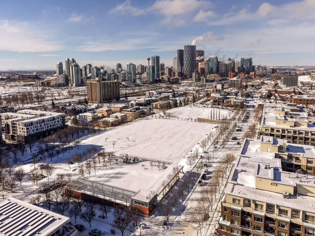 156 9 Street NE Calgary AB T2E 0P4