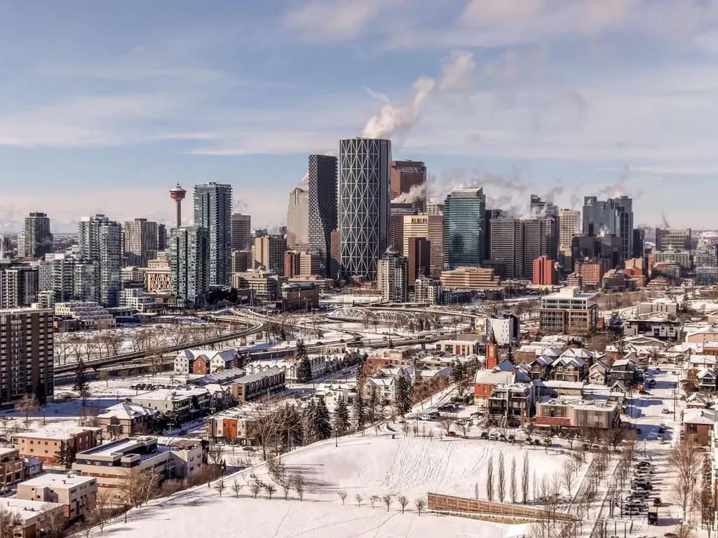 156 9 Street NE Calgary AB T2E 0P4