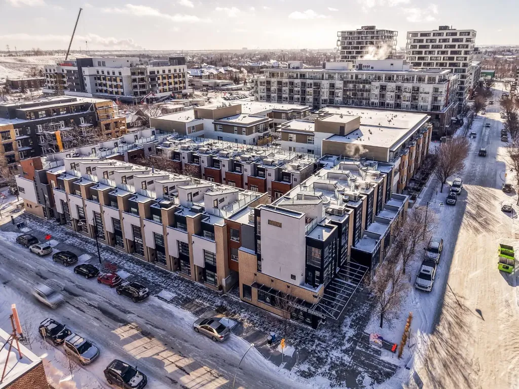 156 9 Street NE Calgary AB T2E 0P4