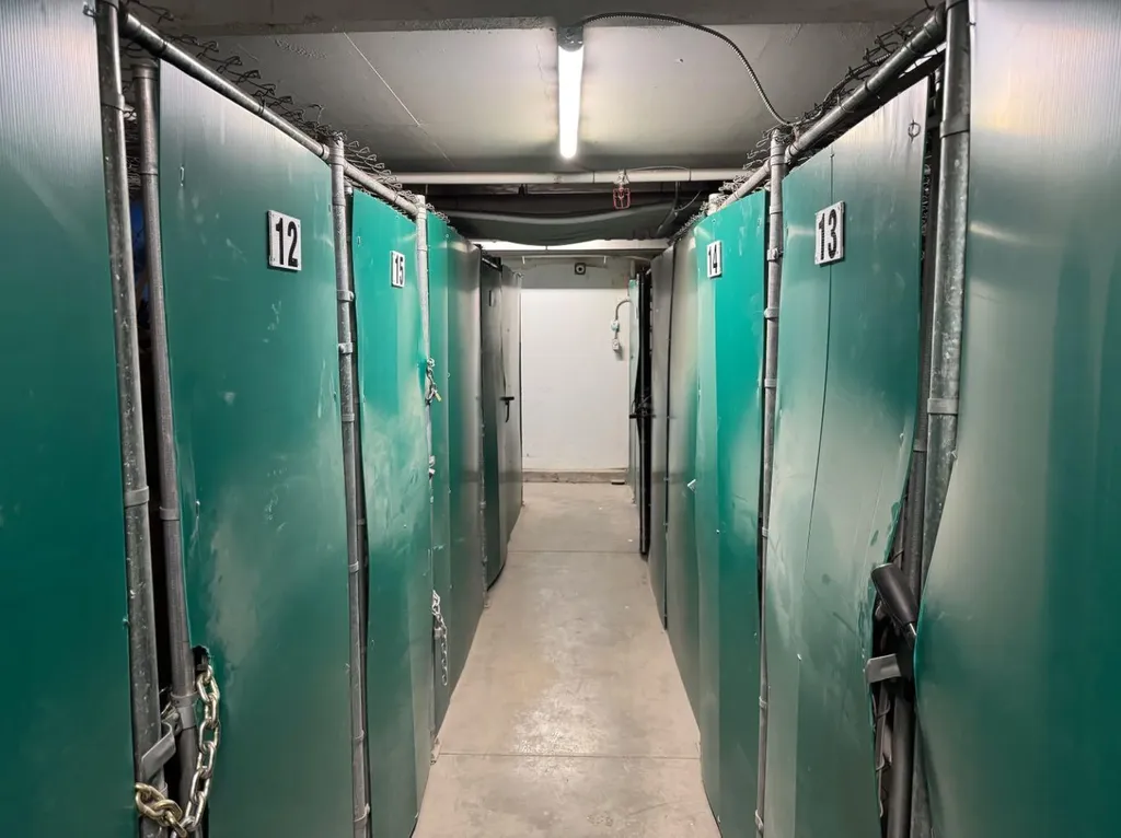 156 9 Street NE Calgary AB T2E 0P4