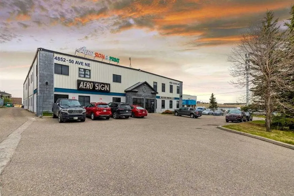 4852 50 Avenue NE Calgary AB T3J4L8