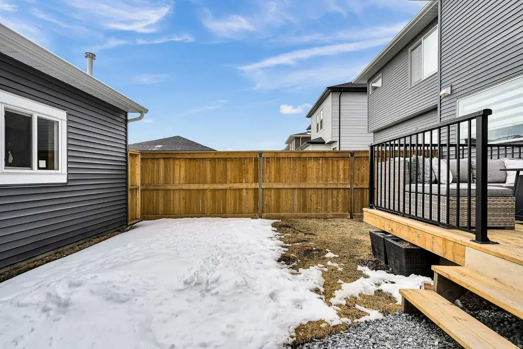 125 Emberside Hollow Cochrane AB T4C3E1