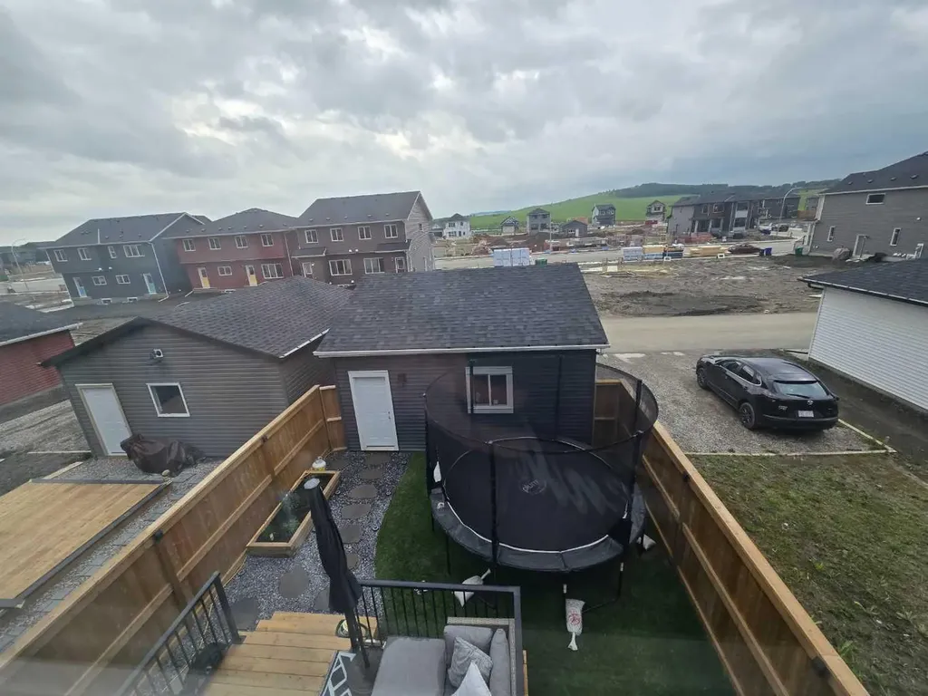 125 Emberside Hollow Cochrane AB T4C3E1