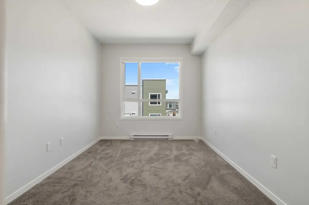 33 Carringham Gate NW Calgary AB T3P2H6