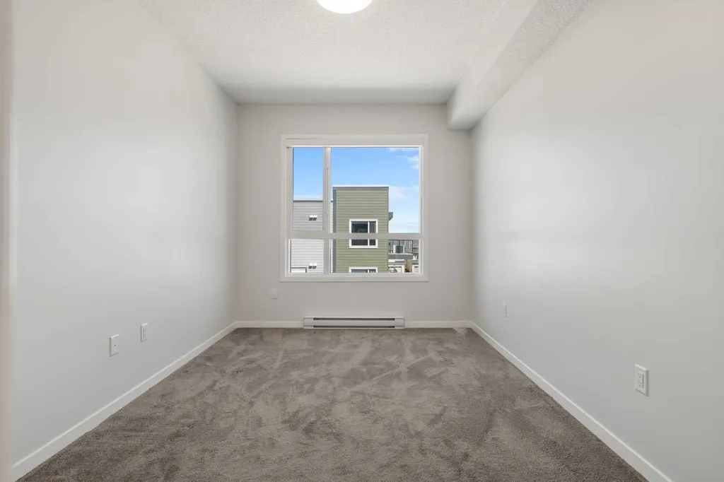 33 Carringham Gate NW Calgary AB T3P2H6