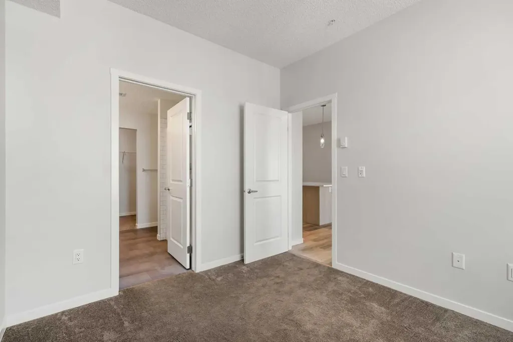 33 Carringham Gate NW Calgary AB T3P2H6