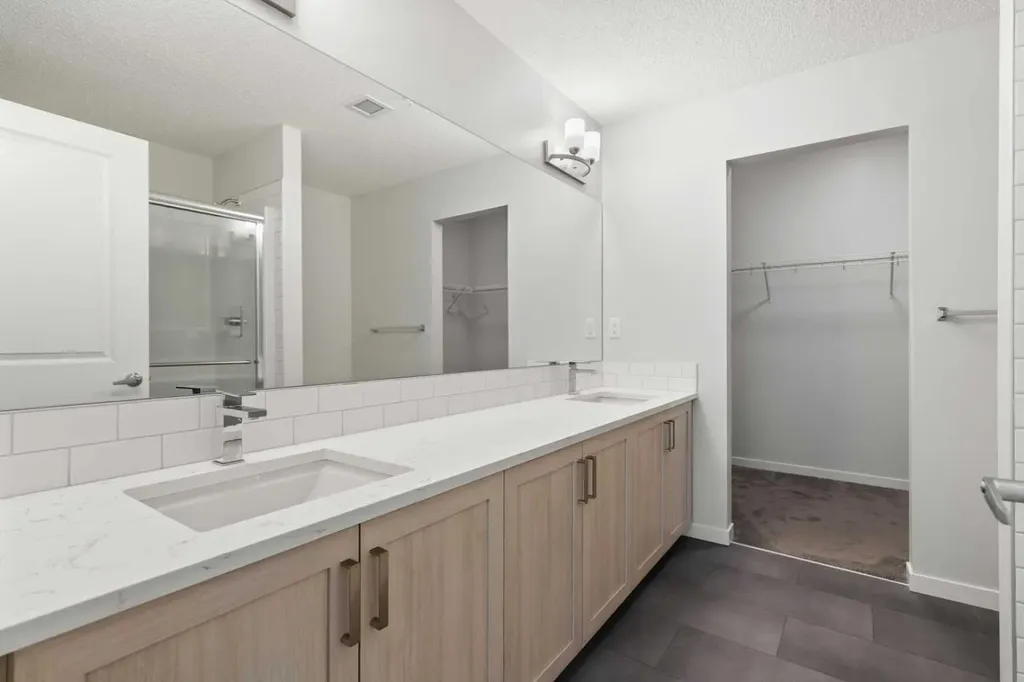 33 Carringham Gate NW Calgary AB T3P2H6