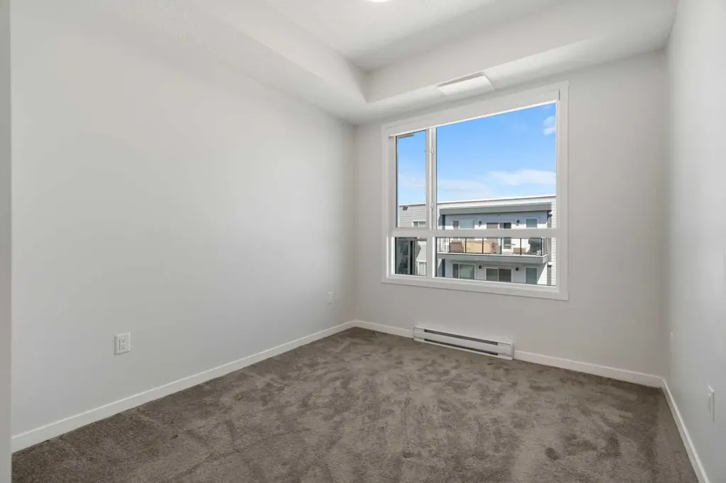 33 Carringham Gate NW Calgary AB T3P2H6