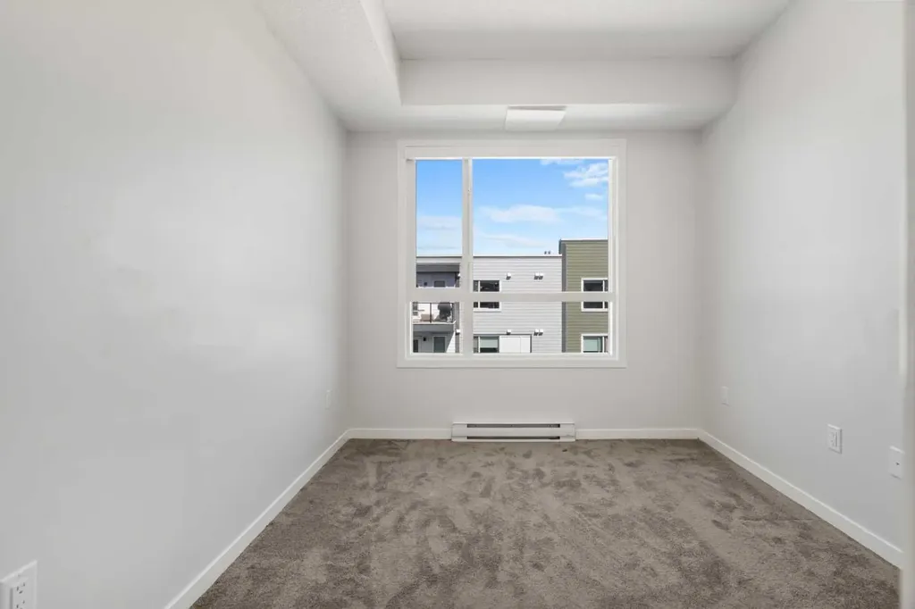 33 Carringham Gate NW Calgary AB T3P2H6