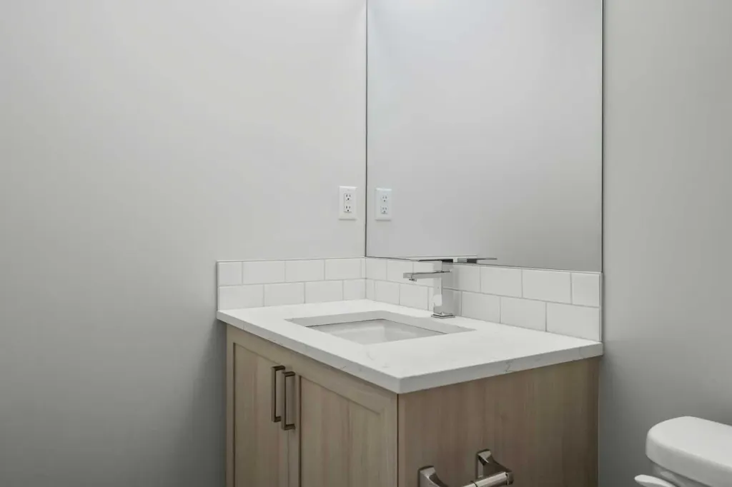 33 Carringham Gate NW Calgary AB T3P2H6