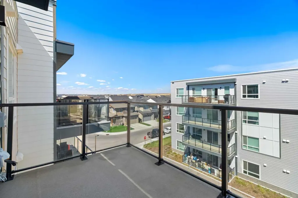 33 Carringham Gate NW Calgary AB T3P2H6
