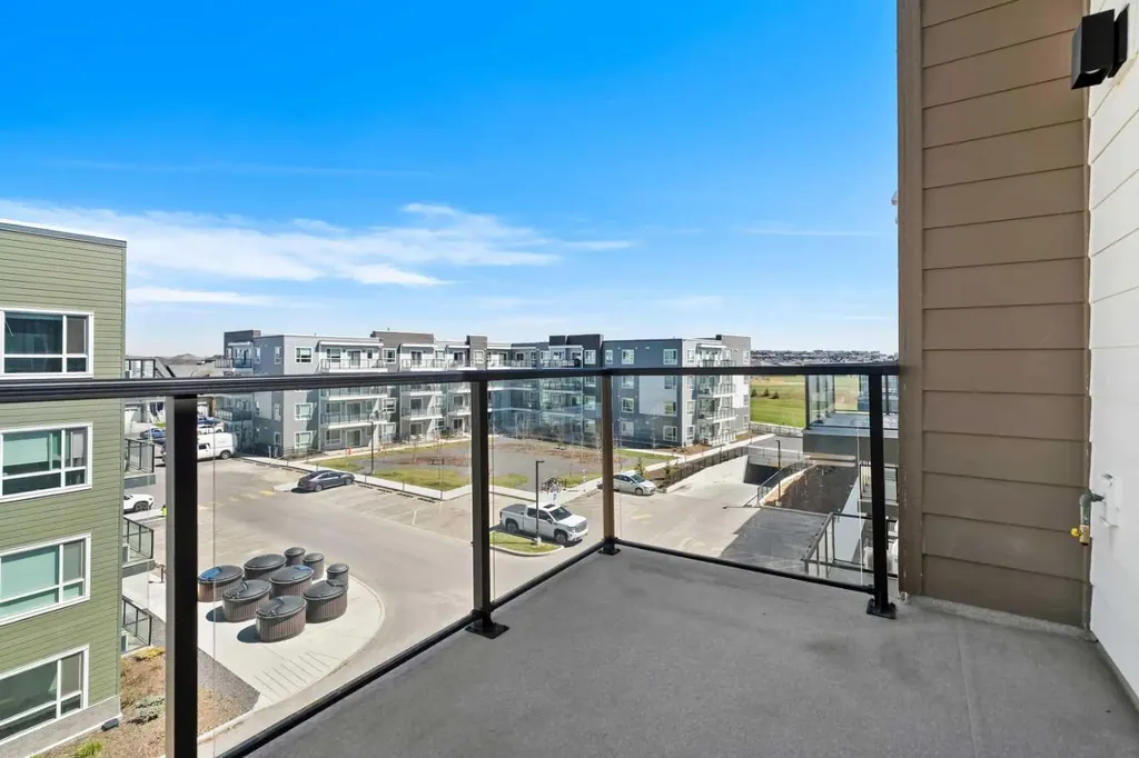 33 Carringham Gate NW Calgary AB T3P2H6