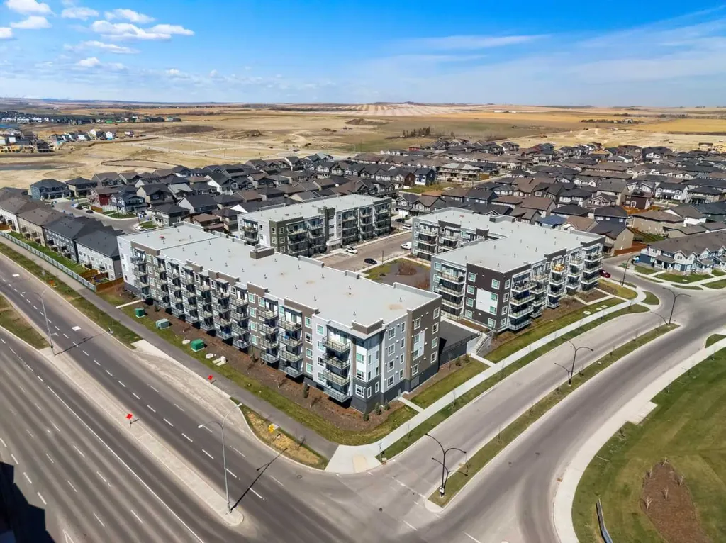 33 Carringham Gate NW Calgary AB T3P2H6