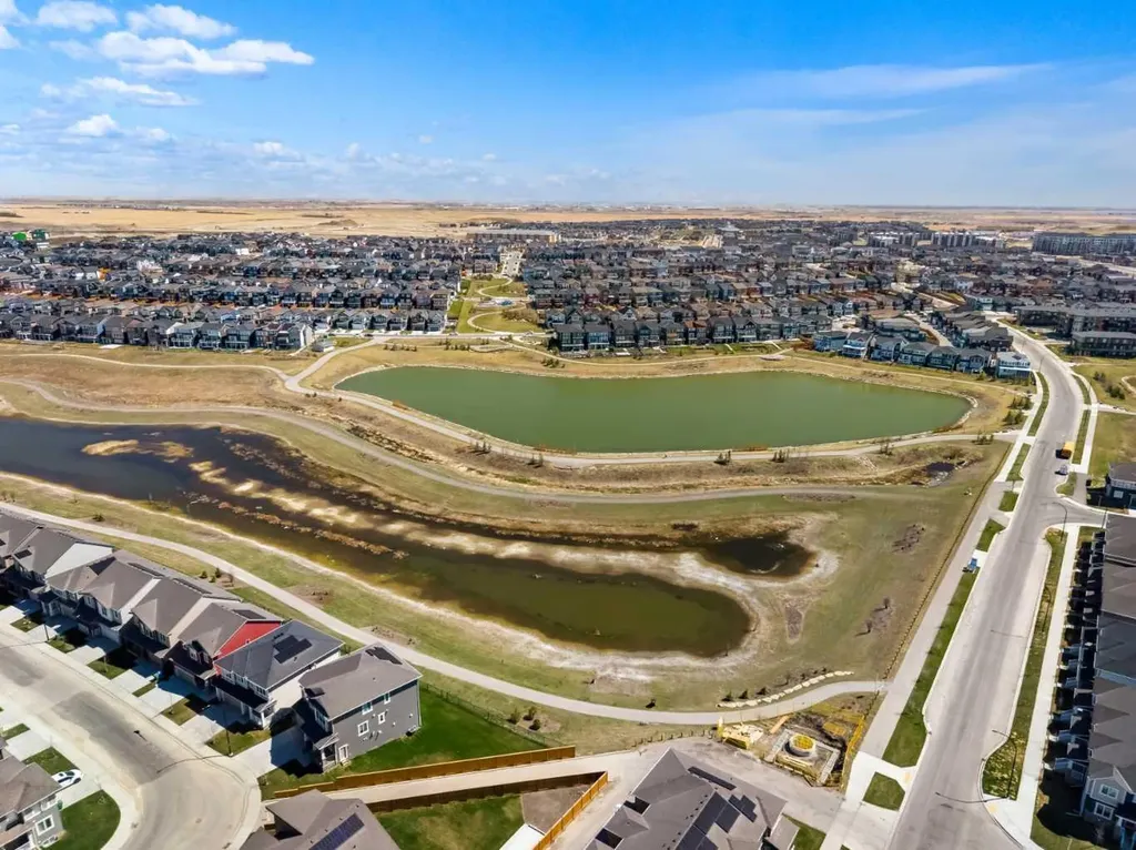 33 Carringham Gate NW Calgary AB T3P2H6