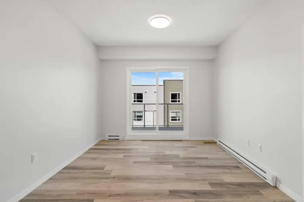 33 Carringham Gate NW Calgary AB T3P2H6