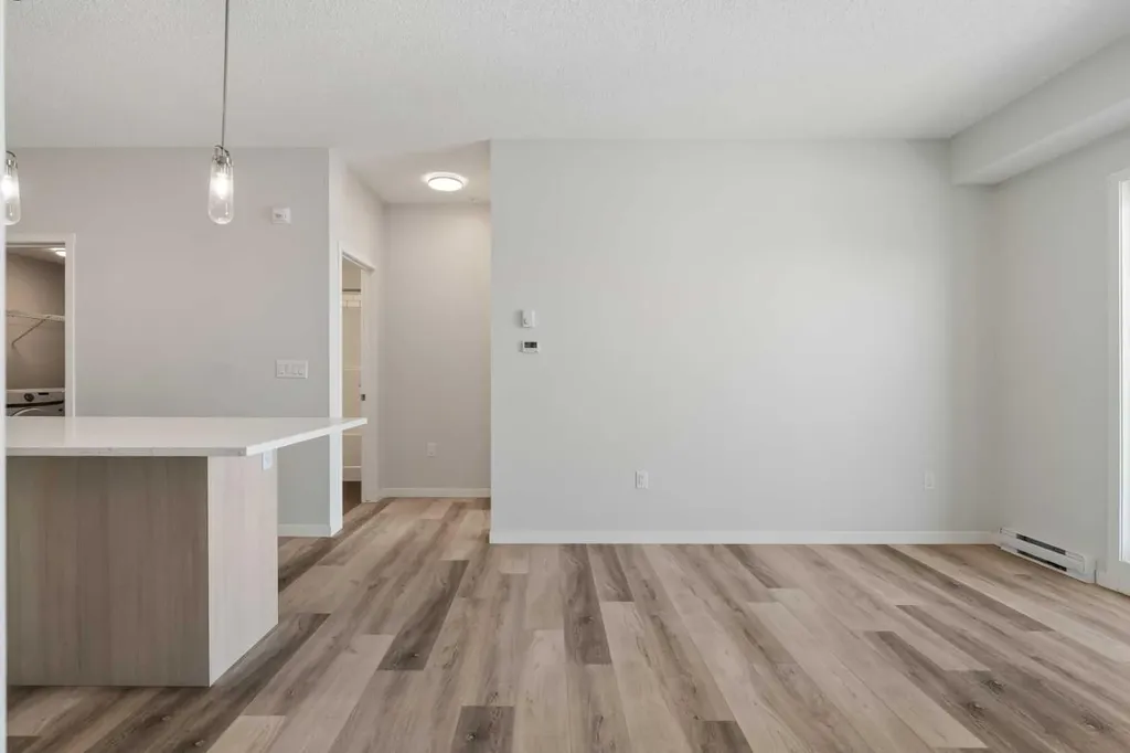 33 Carringham Gate NW Calgary AB T3P2H6
