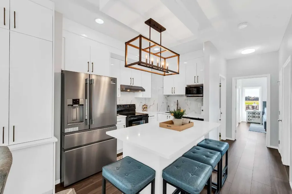 539 East Lakeview Place Chestermere AB T1X 0A3