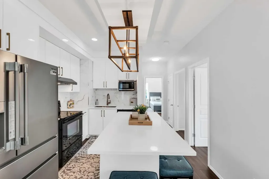 539 East Lakeview Place Chestermere AB T1X 0A3