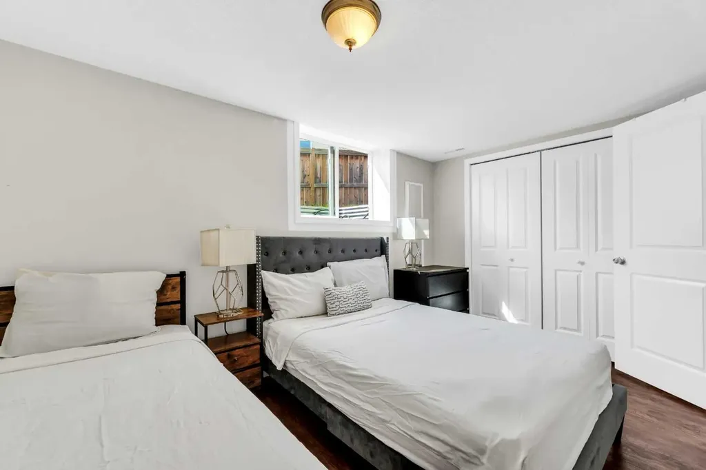 539 East Lakeview Place Chestermere AB T1X 0A3
