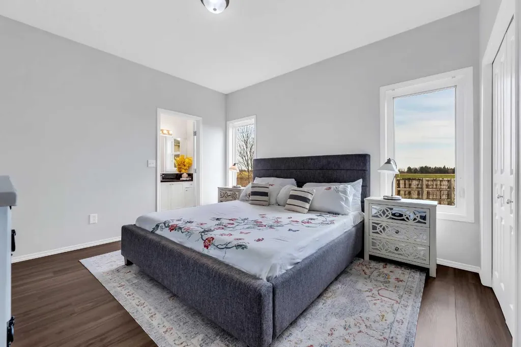 539 East Lakeview Place Chestermere AB T1X 0A3