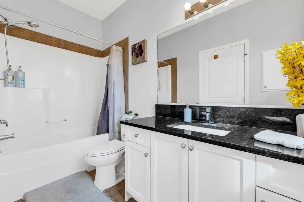 539 East Lakeview Place Chestermere AB T1X 0A3