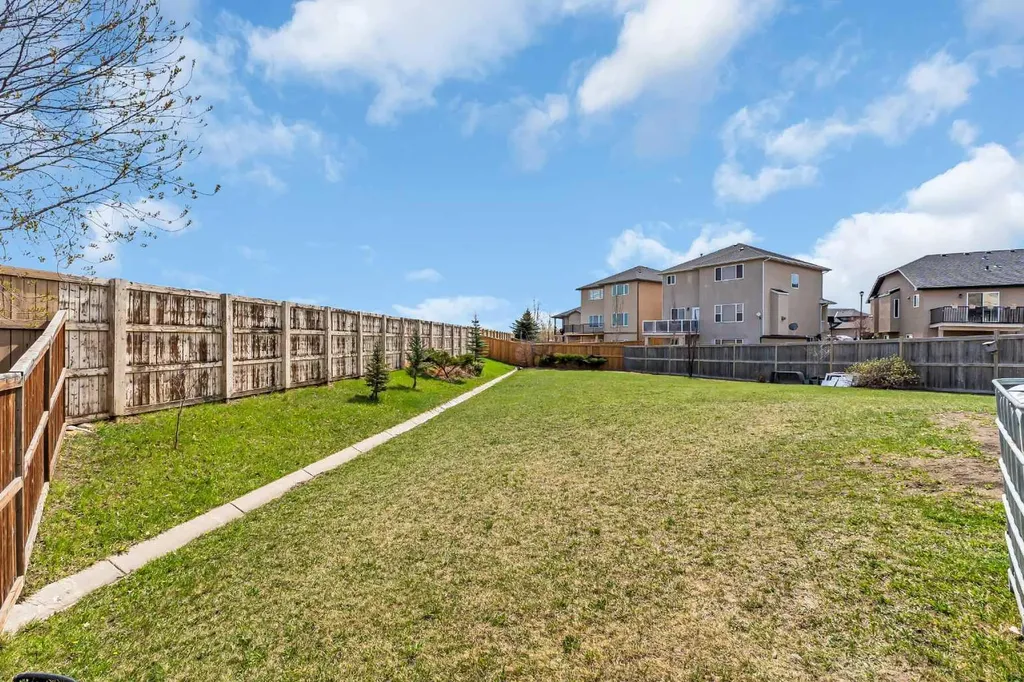 539 East Lakeview Place Chestermere AB T1X 0A3