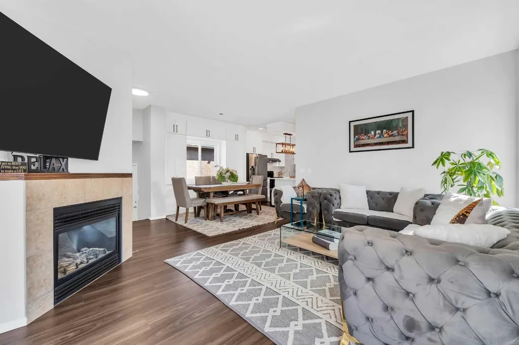 539 East Lakeview Place Chestermere AB T1X 0A3