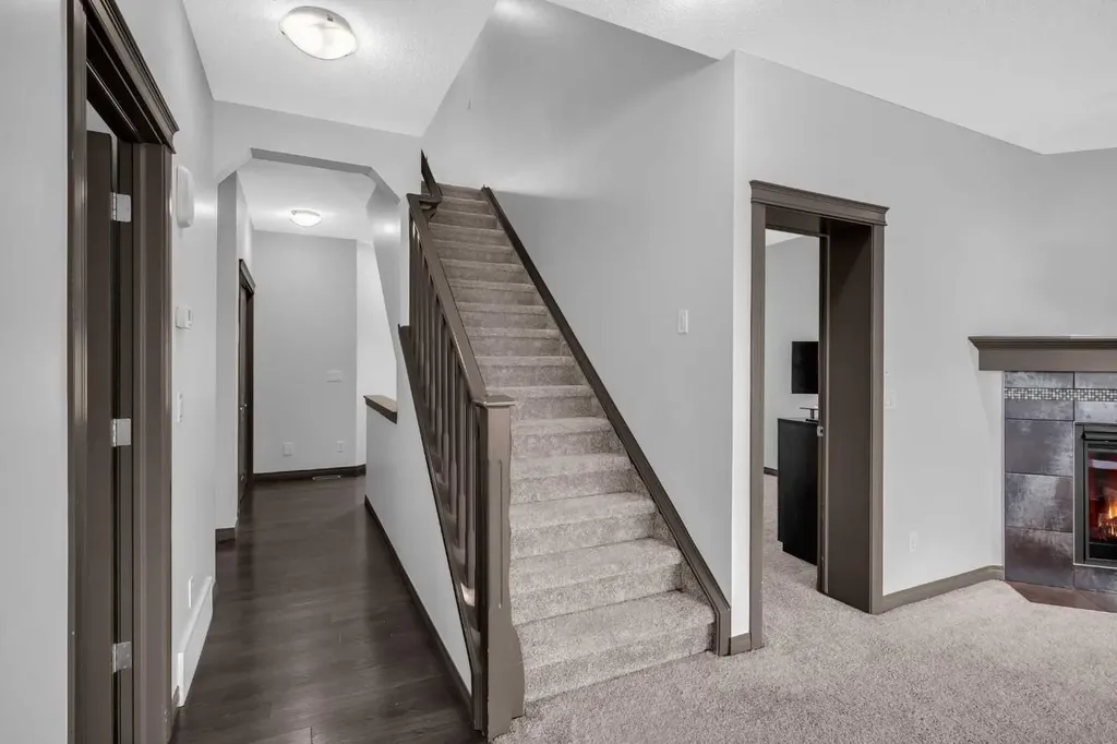 1121 Kingston Crescent SE Airdrie AB T4A0G1